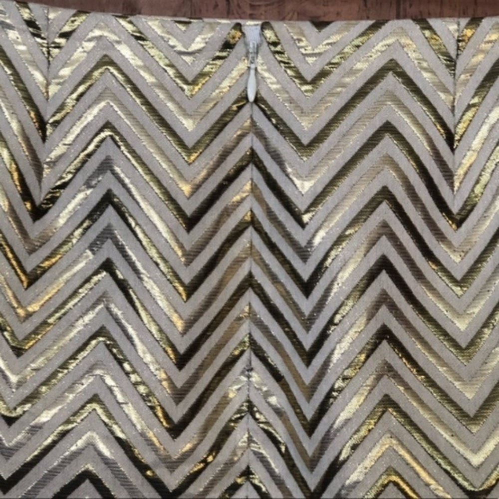 J.Crew Gold Chevron Mini sz 00 - Picture 4 of 8
